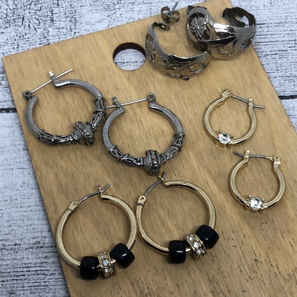 Bundle lot 4 trendy hoop earrings gold and silver tone textured casual dressy.